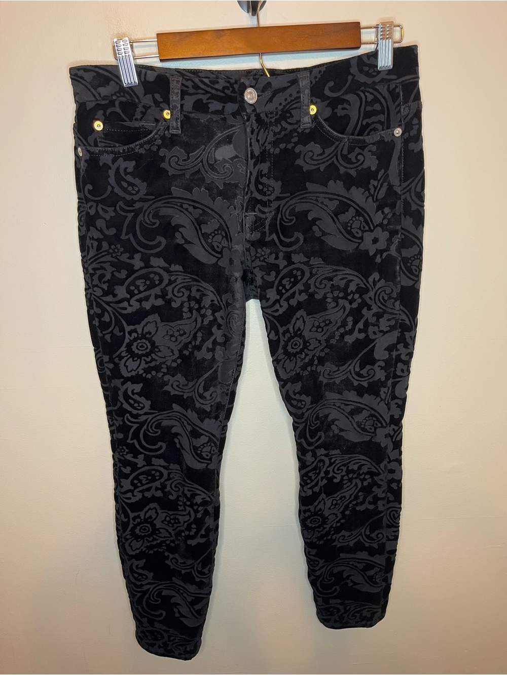 7 For All Mankind Women Size 29 Skinny Jeans Ankle Black Velvet Paisley EUC